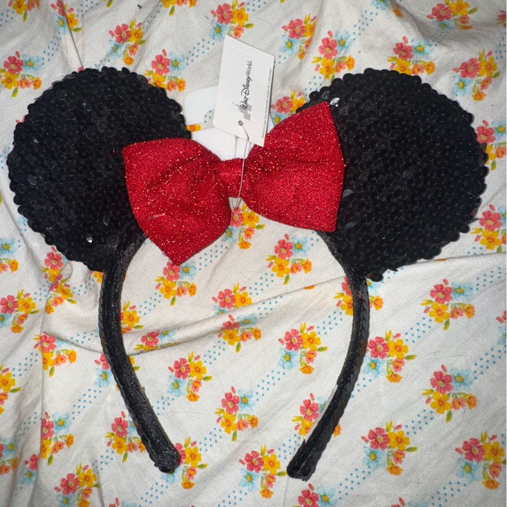 NWT Walt Disney World Black and Red Minnie Mouse Sequin Headband